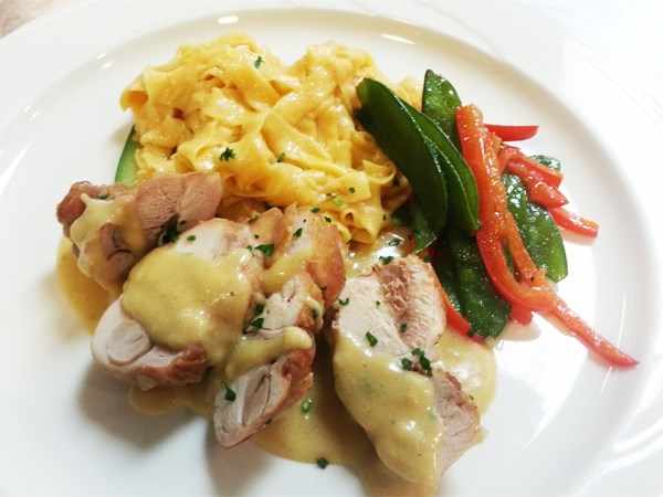 krol Тушёная картошка с курицей в томатном соусе - Простые рецепты - женский сайт